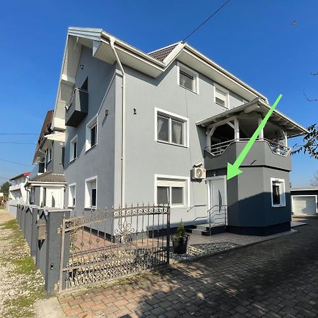 4 Stars Apartments Near Airport فيليكا غوغيتْسا المظهر الخارجي الصورة